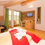 Hotell Naturhotel Laerchenhof Ramsau am Dachstein
