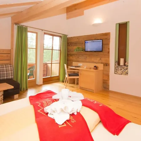 ホテル Naturhotel Laerchenhof ラムサウ・アム・ダッハシュタイン