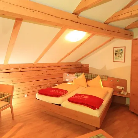 ホテル Naturhotel Laerchenhof 4*