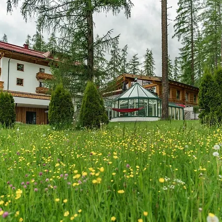 Larchenhof Hotel 4*