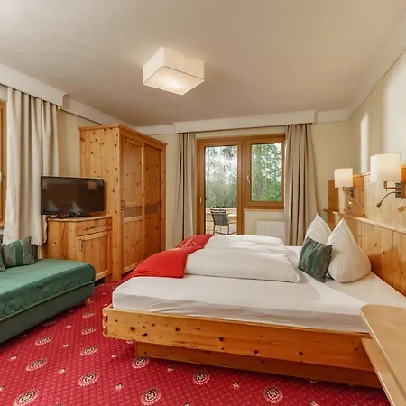 Naturhotel Laerchenhof 4* 람자우 암 다흐스타인