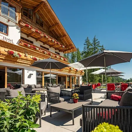 Naturhotel Laerchenhof 4* 람자우 암 다흐스타인