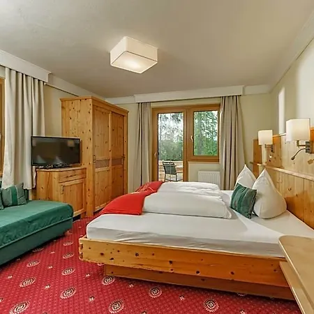 Larchenhof Hotel 4*